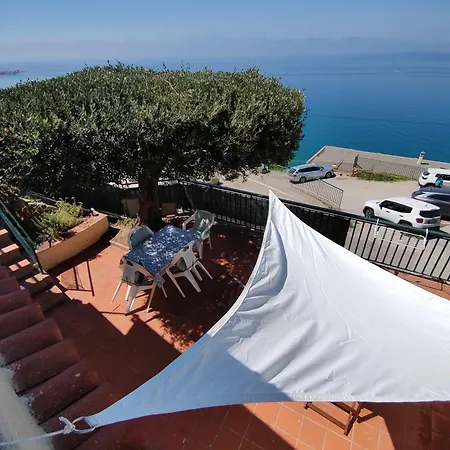 Holiday home Monolocale Vista Mare Ad Acciaroli Localita Mezzatorre *