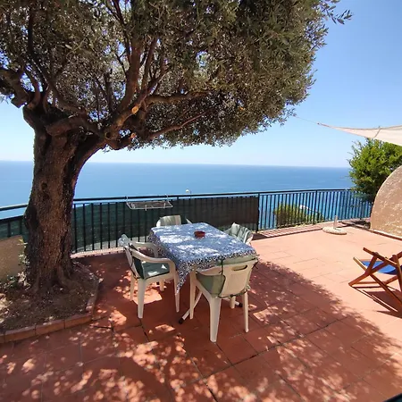 Monolocale Vista Mare Ad Acciaroli Localita Mezzatorre Holiday home *